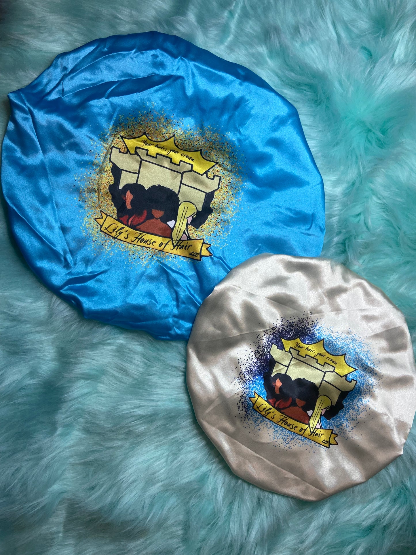 Two-sided Mommy and Me Bonnet Set with logo